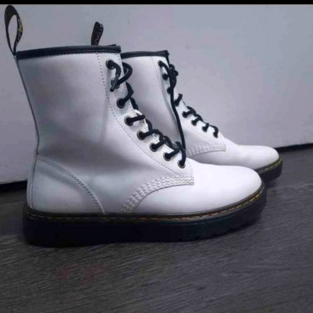 White doc Marten Boots